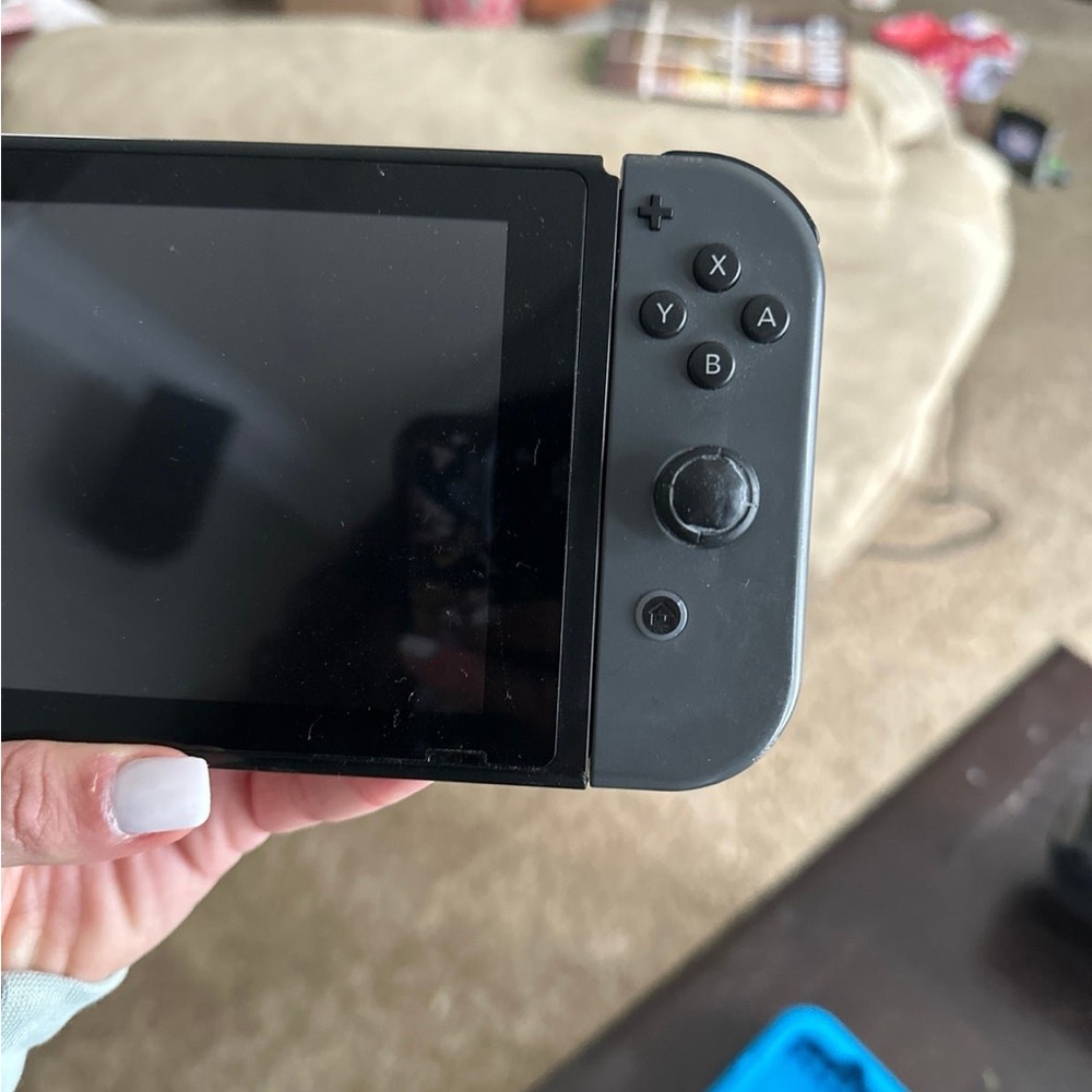 Nintendo Switch - Picture 5 of 5